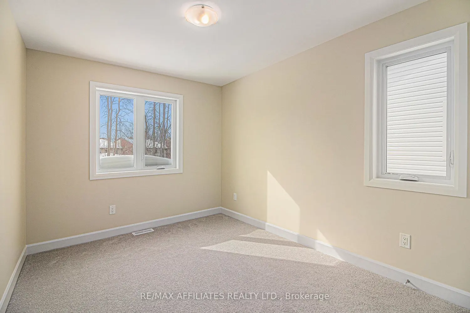 Additional image 10 of 363 Voyageur Place