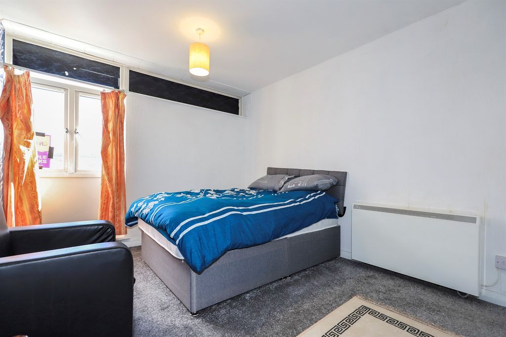Additional image 10 of 2 bed flat for saleNewbridge Crescent, Wolverhampton WV6