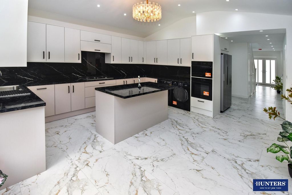 Additional image 9 of 5 bed semi-detached house for saleTythorn Drive, Wigston LE18
