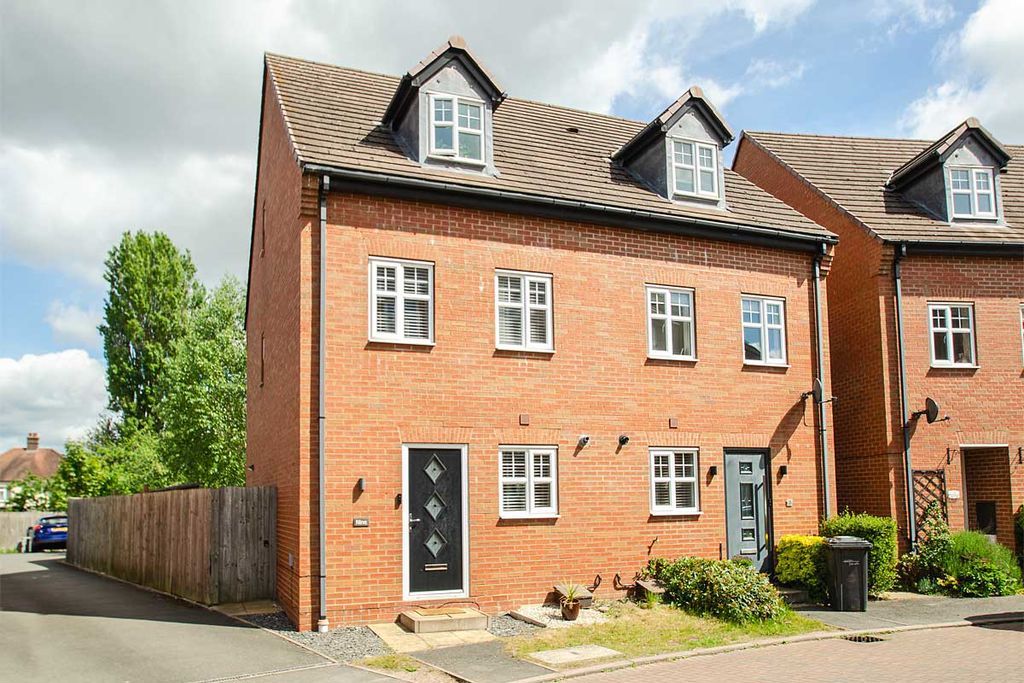 3 bed semi-detached house for saleVictory Close, Lichfield WS14