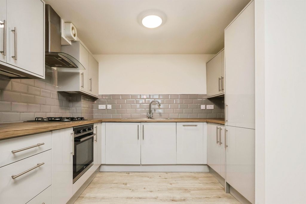 Additional image 3 of 1 bed flat for saleHigh Street, Amblecote, Stourbridge DY8