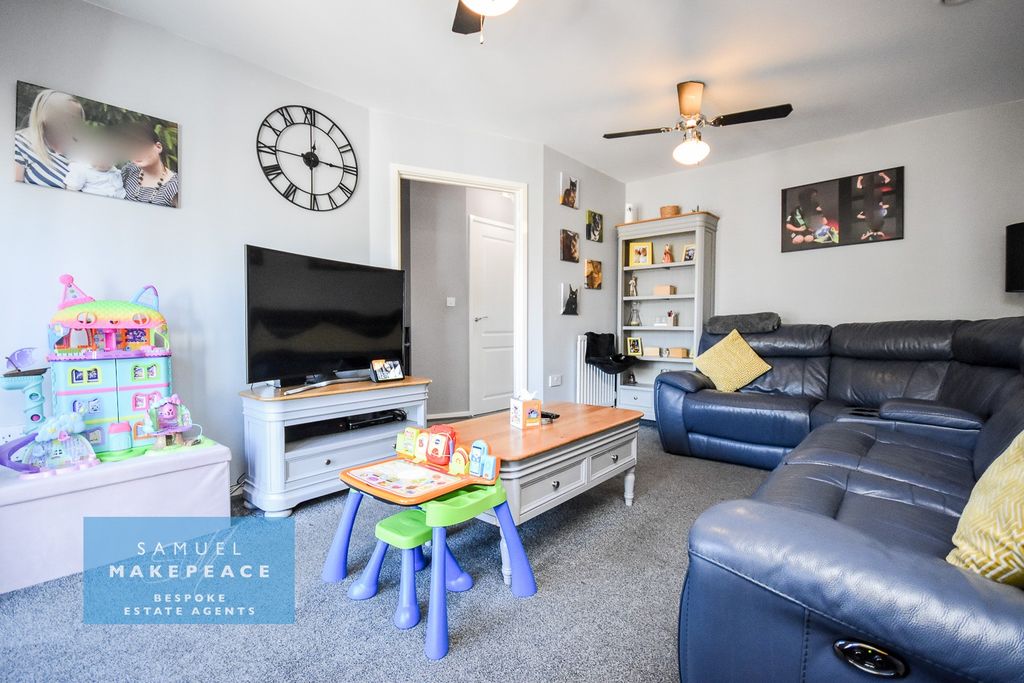 Additional image 2 of 3 bed terraced house for saleWoodcastle Crescent, Newcastle, Staffordshire ST5