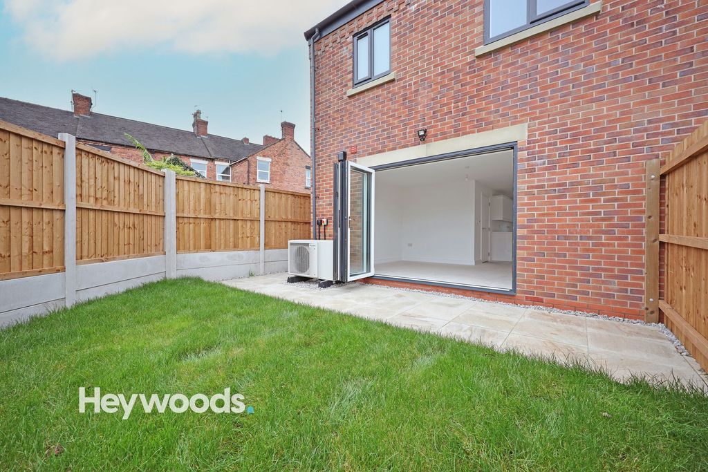 Additional image 44 of 3 bed town house for saleHeath Street, Newcastle ST5