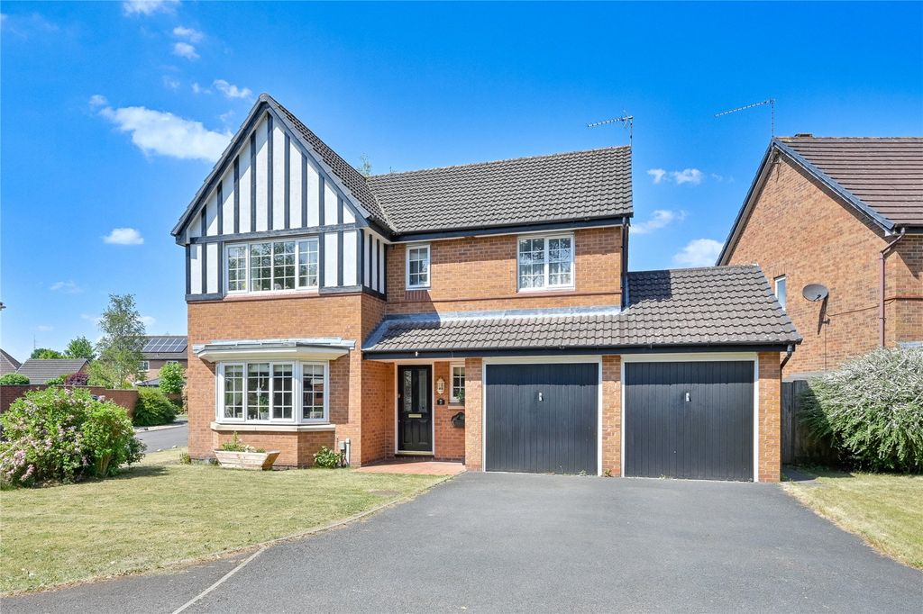 4 bed detached house for saleSavoureuse Drive, Stafford, Staffordshire ST17