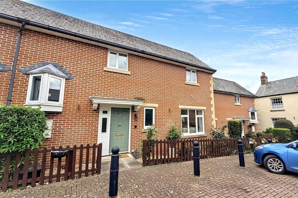 2 bed terraced house for saleChapel Close, Bratton BA13