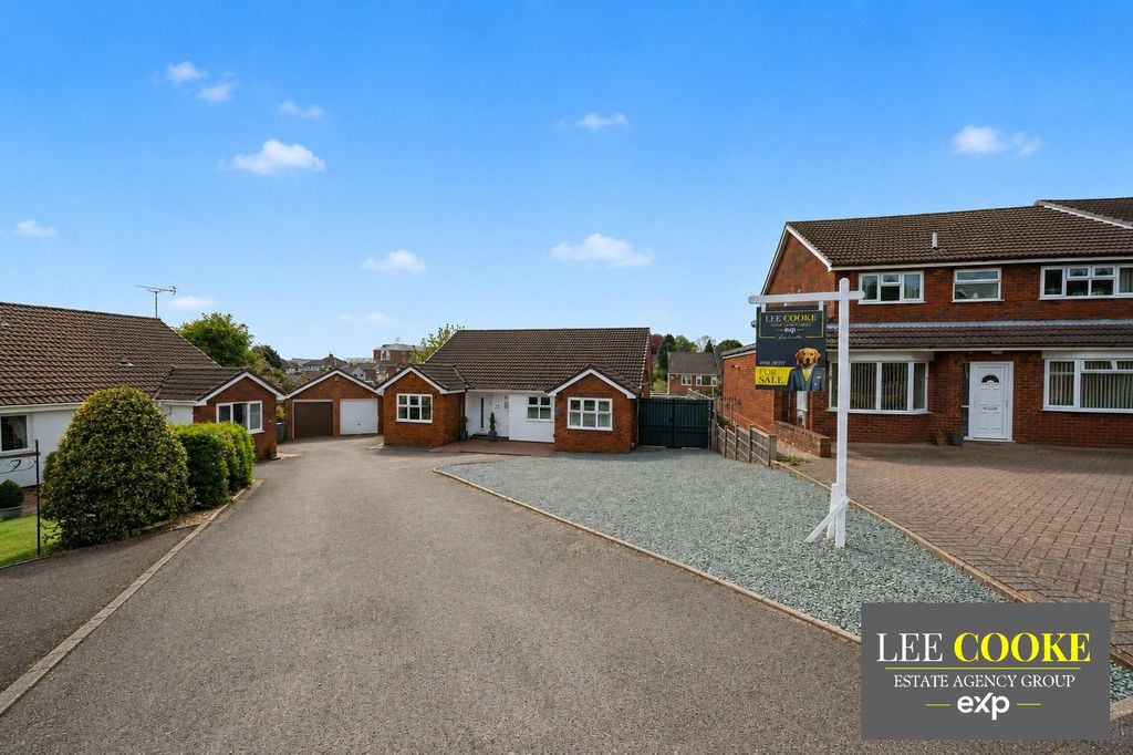 4 bed bungalow for saleLinwood Drive, Hednesford, Cannock WS12