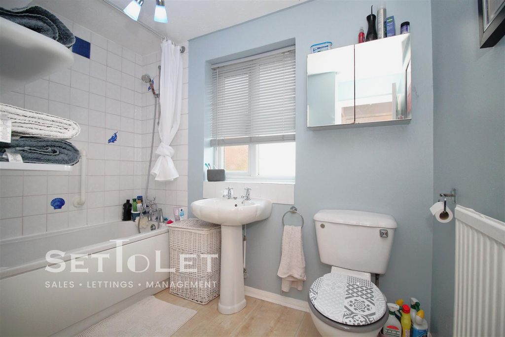 Additional image 15 of 3 bed link detached house for saleYarrow Close, Hamilton, Leicester LE5