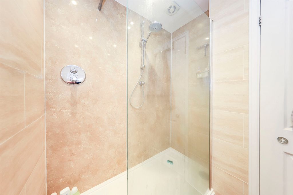 Additional image 15 of 4 bed detached house for salePrimrose Gardens, Featherstone, Wolverhampton WV10