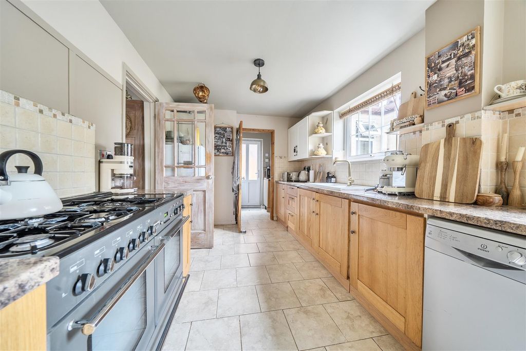 Additional image 6 of 5 bed detached house for saleBramble Drive, Chippenham SN15