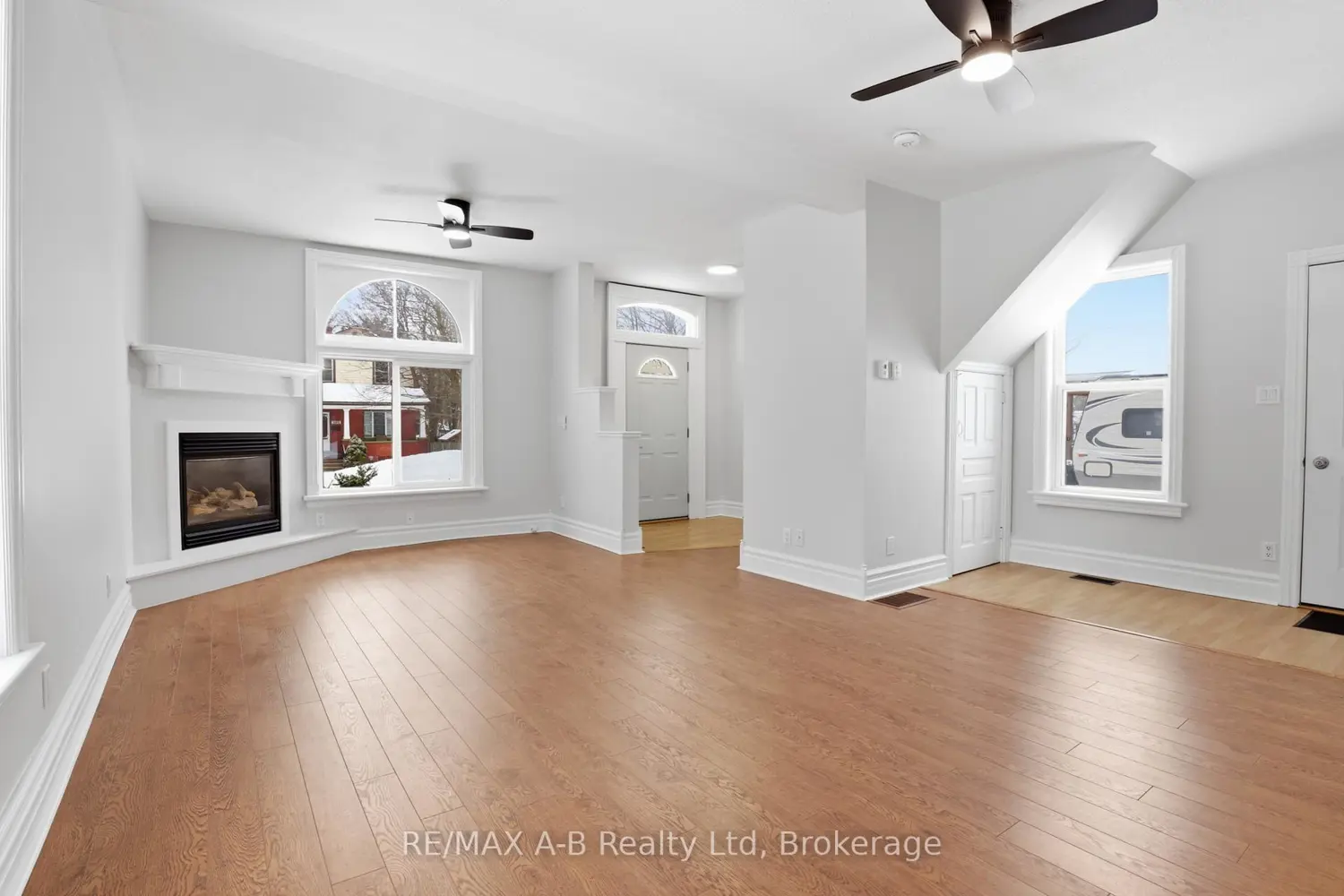 307 Nelson Street photo 4