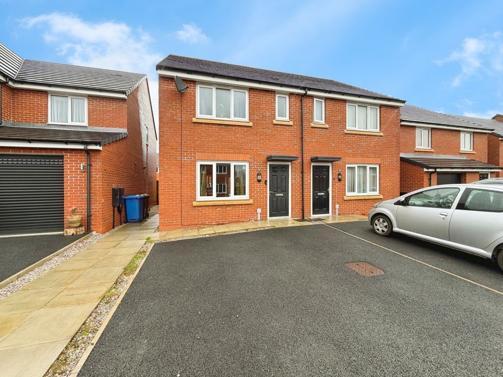 3 bed semi-detached house for saleBuckthorn Drive, Stoke-On-Trent, Staffordshire ST6
