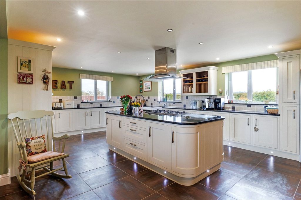 Additional image 8 of 6 bed detached house for saleThe Barton, Clyffe Pypard, Swindon, Wiltshire SN4