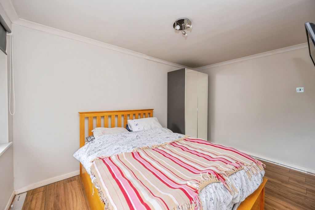 Additional image 12 of 3 bed semi-detached house for saleRidgewood Rise, Tamworth, Staffordshire B77