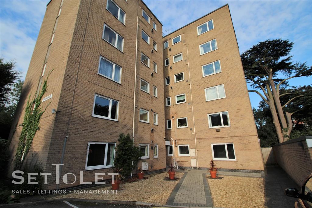 Additional image 10 of 2 bed flat for saleLyndhurst Court, London Road, Stoneygate, Leicester LE2