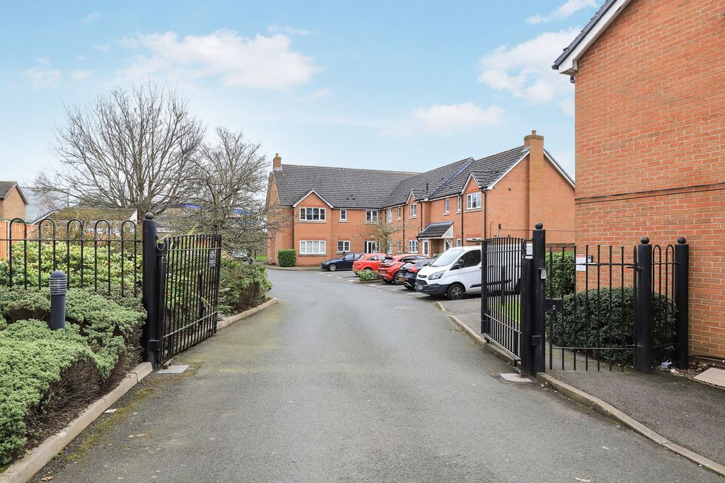 Additional image 10 of 2 bed flat for salePrestwood Road, Near New Cross Wednesfield, Wolverhampton WV11