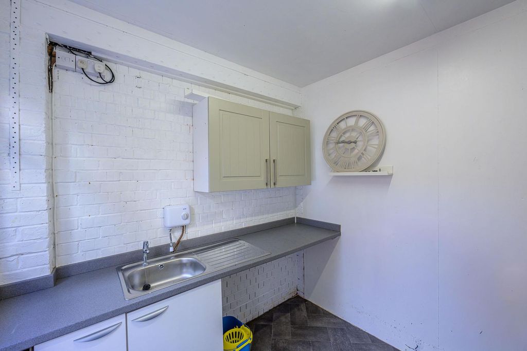 Additional image 19 of 4 bed town house for saleStanham Close, Wombourne WV5