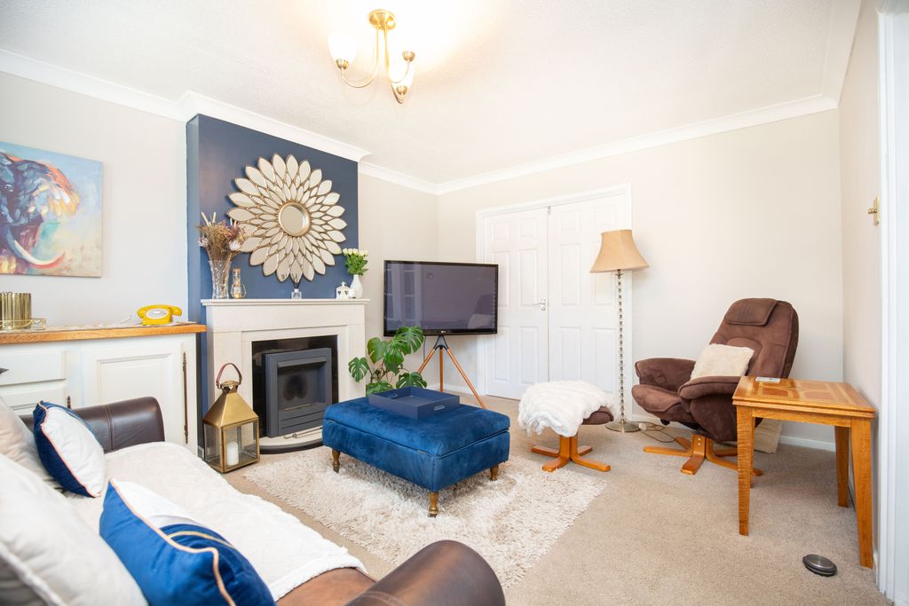 4 bed detached house for saleHome Farm Close, Witherley CV9 photo 2