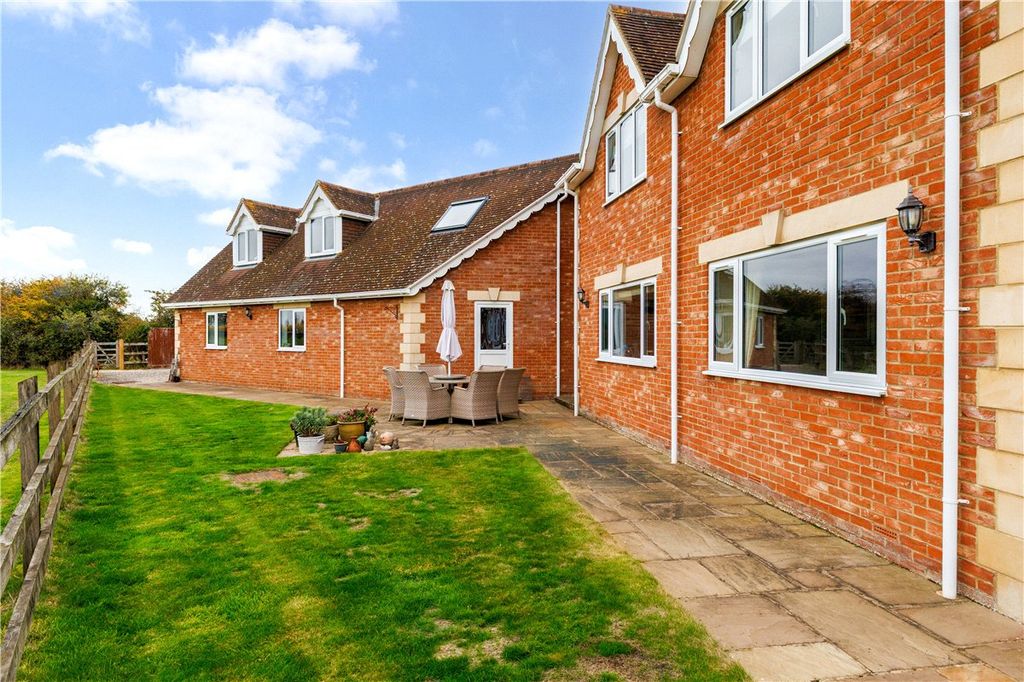 Additional image 28 of 6 bed detached house for saleThe Barton, Clyffe Pypard, Swindon, Wiltshire SN4