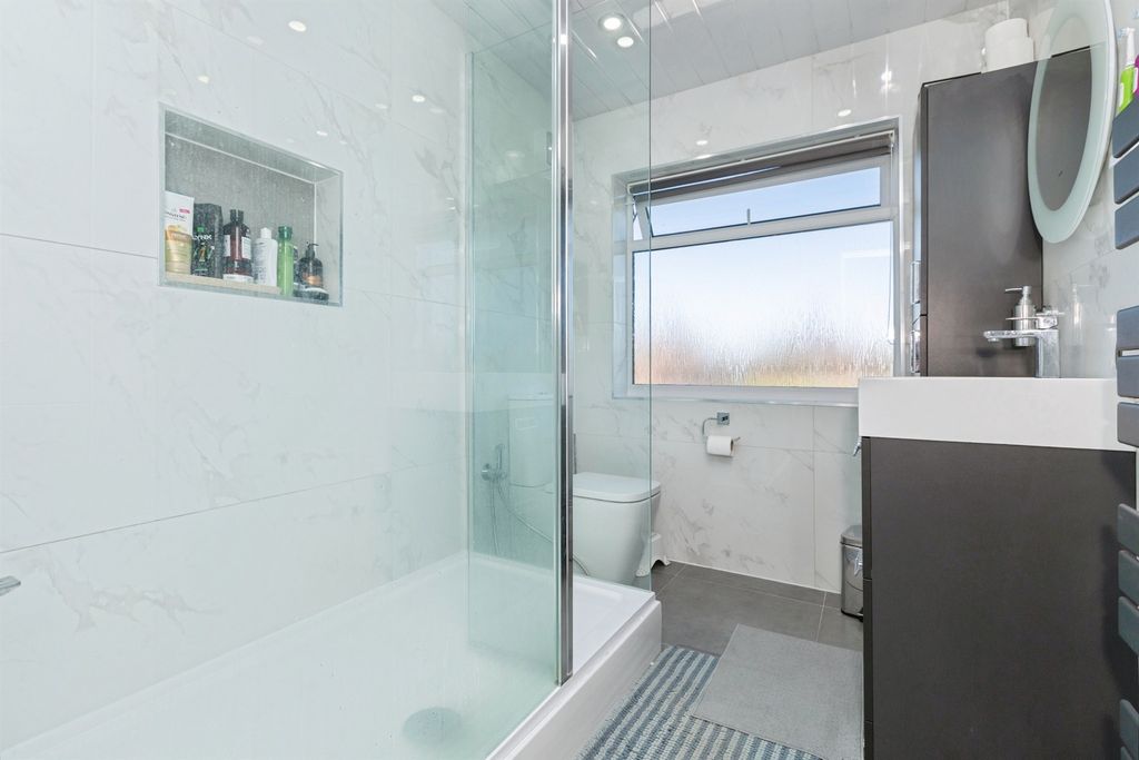 Additional image 5 of 4 bed semi-detached house for saleScraptoft Lane, Leicester LE5