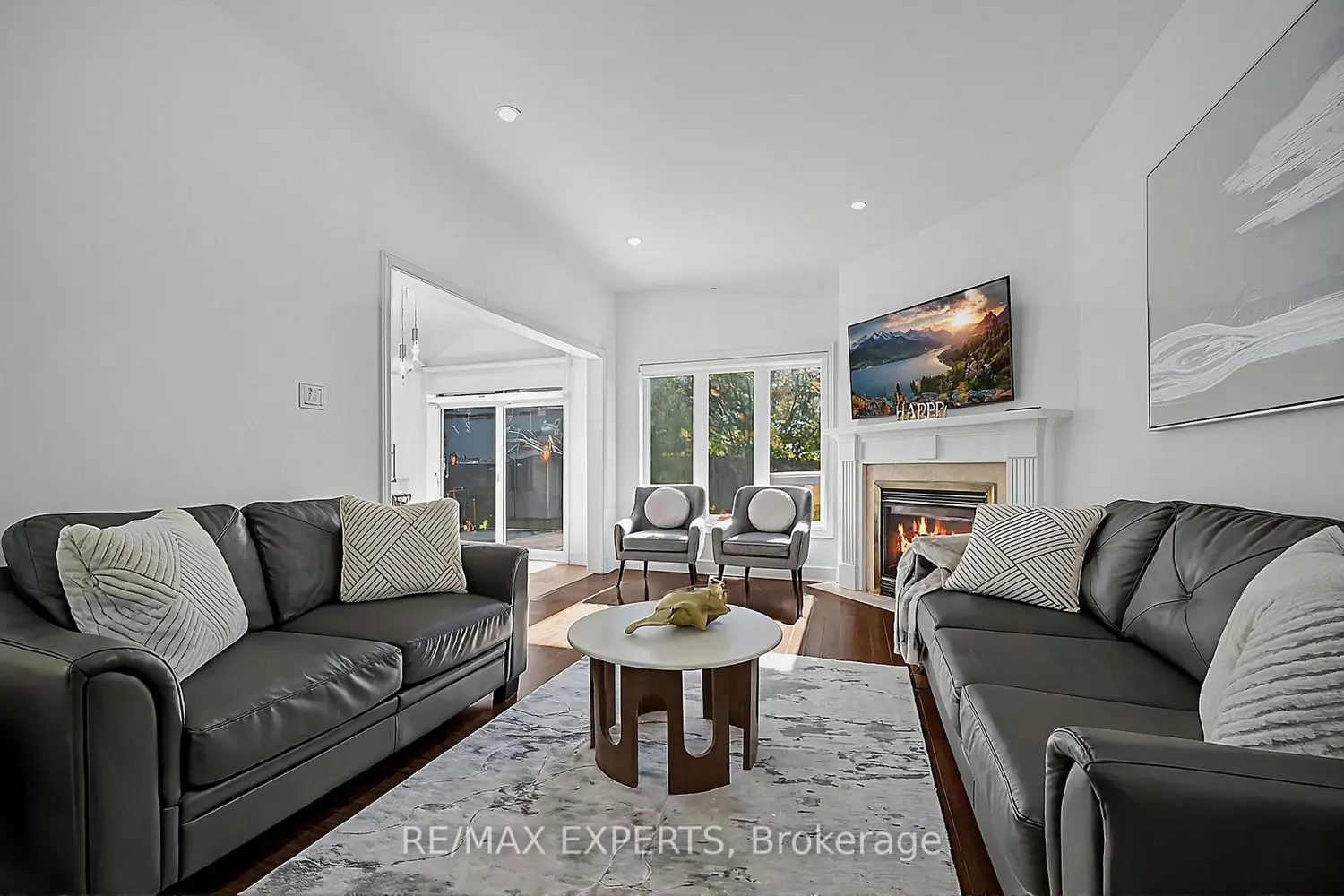 Additional image 4 of 936 Talisman Crescent