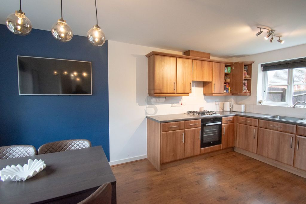 Additional image 2 of 4 bed detached house for saleSaxthorpe Road, Hamilton LE5