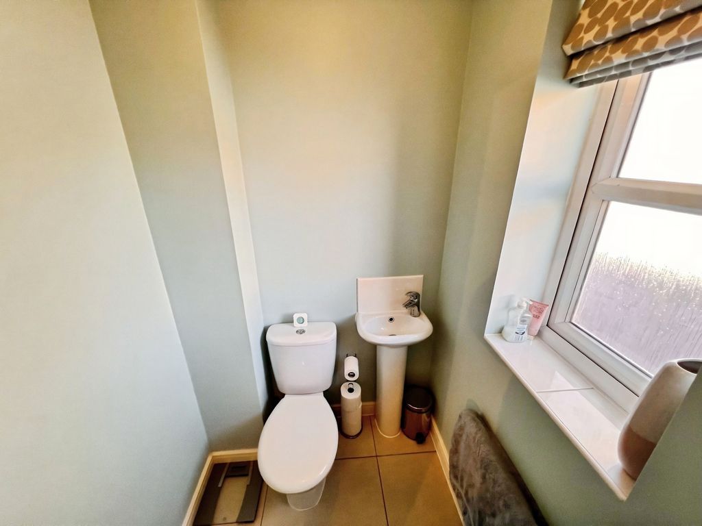 Additional image 7 of 3 bed detached house for saleCascade Close, Burton-On-Trent, Staffordshire DE14