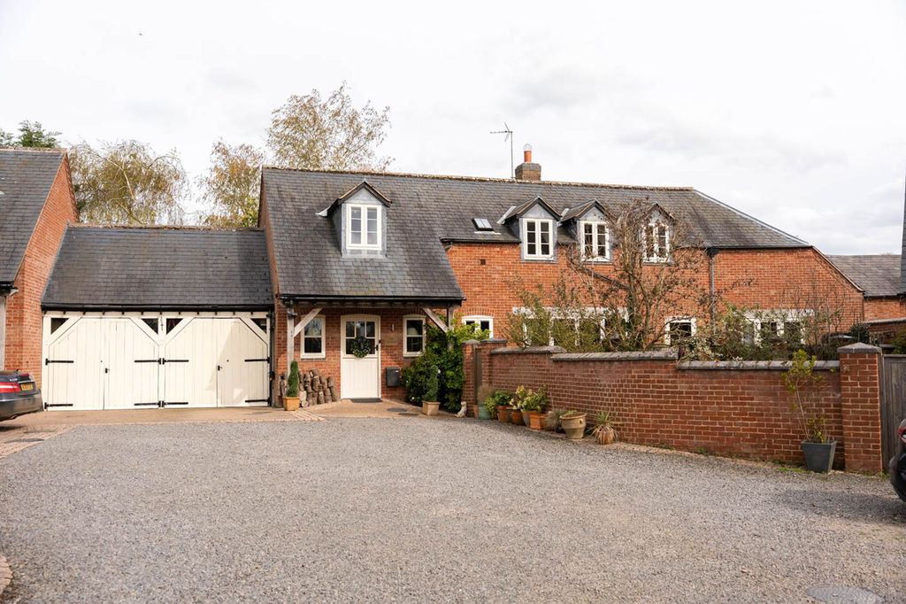3 bed detached house for saleThe Stables, Coombes Yard, Sibbertoft LE16
