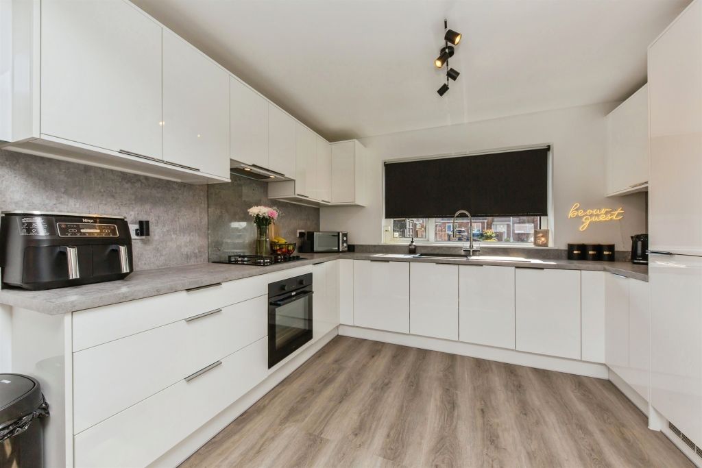 Additional image 6 of 3 bed semi-detached house for saleMarlborough Way, Uttoxeter ST14