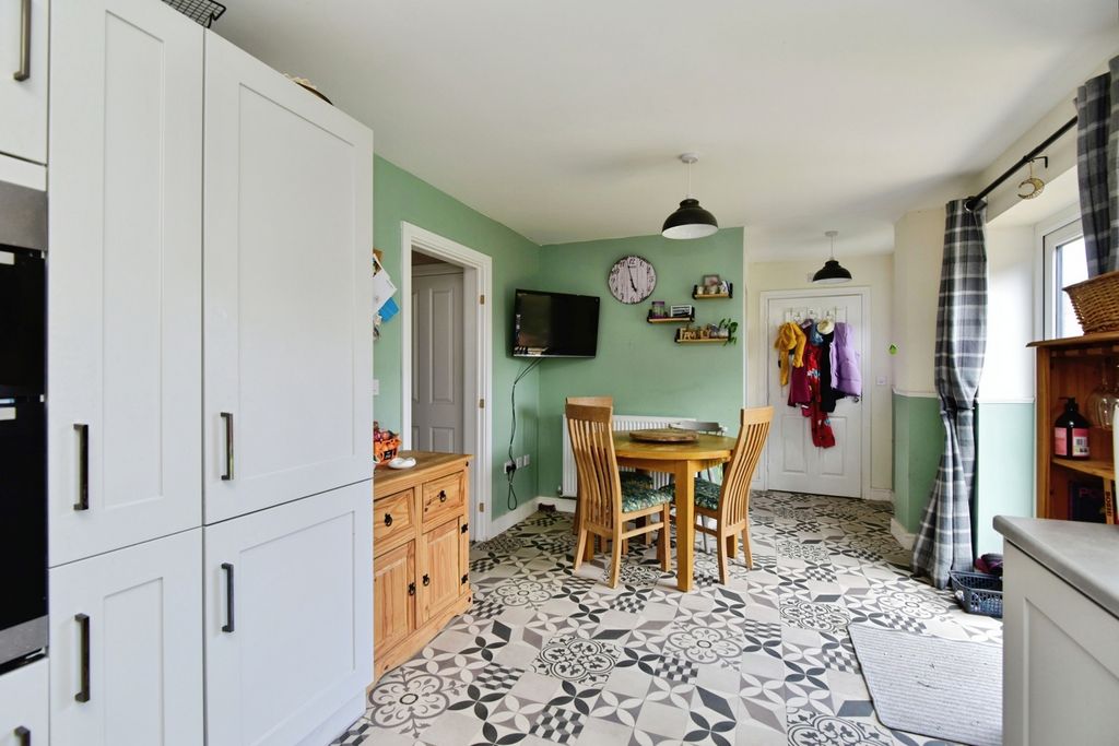 Additional image 5 of 4 bed detached house for saleShetland Drive, Newcastle, Staffordshire ST5