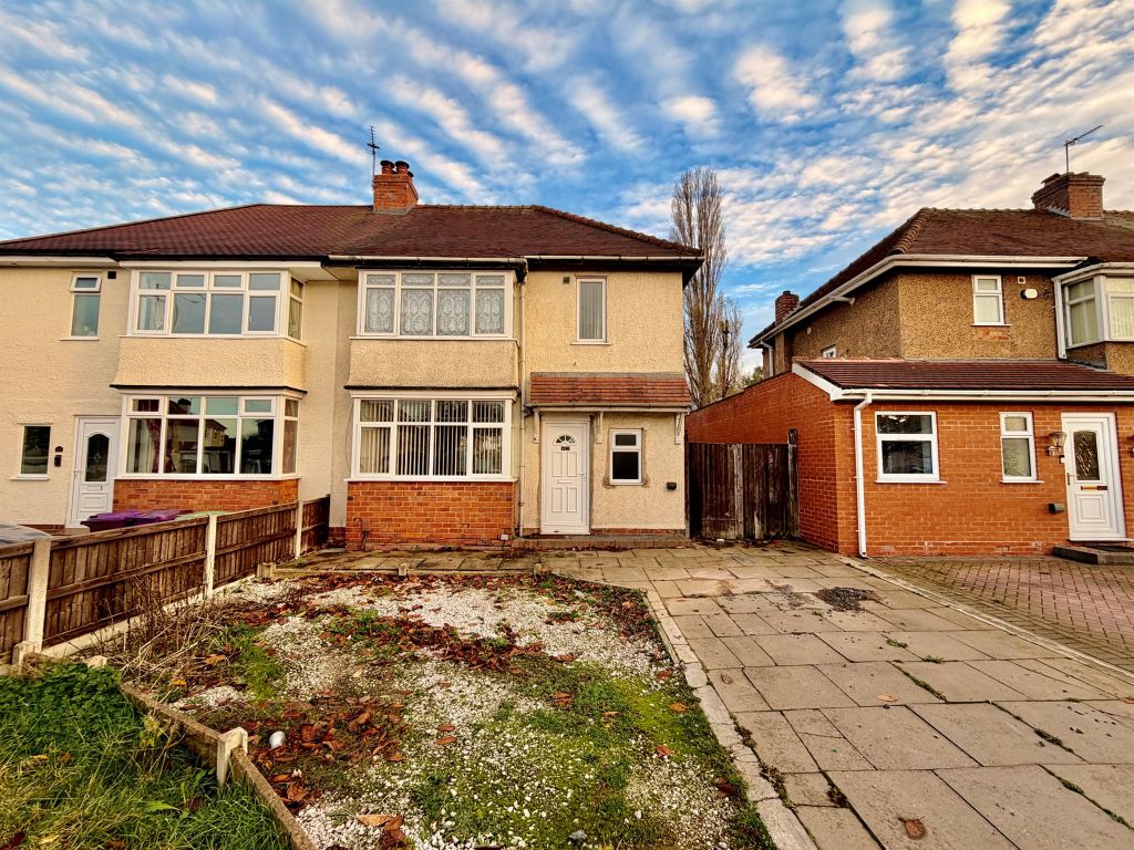 3 bed semi-detached house for saleOxbarn Avenue, Bradmore, Wolverhampton WV3