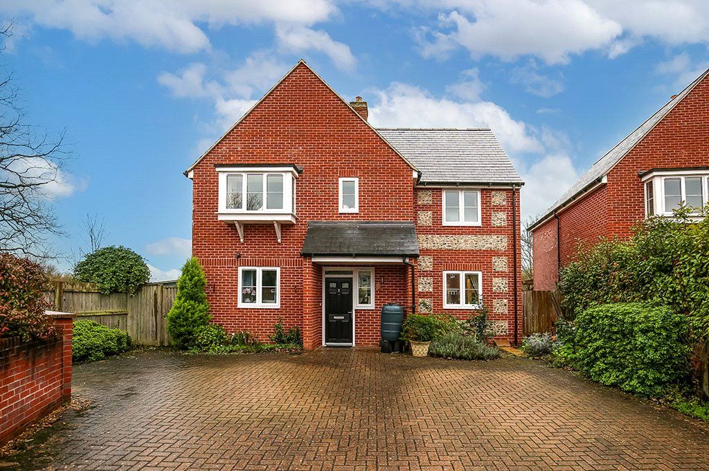 4 bed country house for saleClarendon Place, Petersfinger, Salisbury, Wiltshire SP5