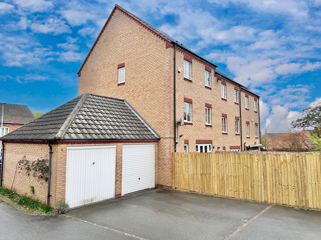 Additional image 5 of 3 bed town house for saleDarwin Crescent, Loughborough LE11