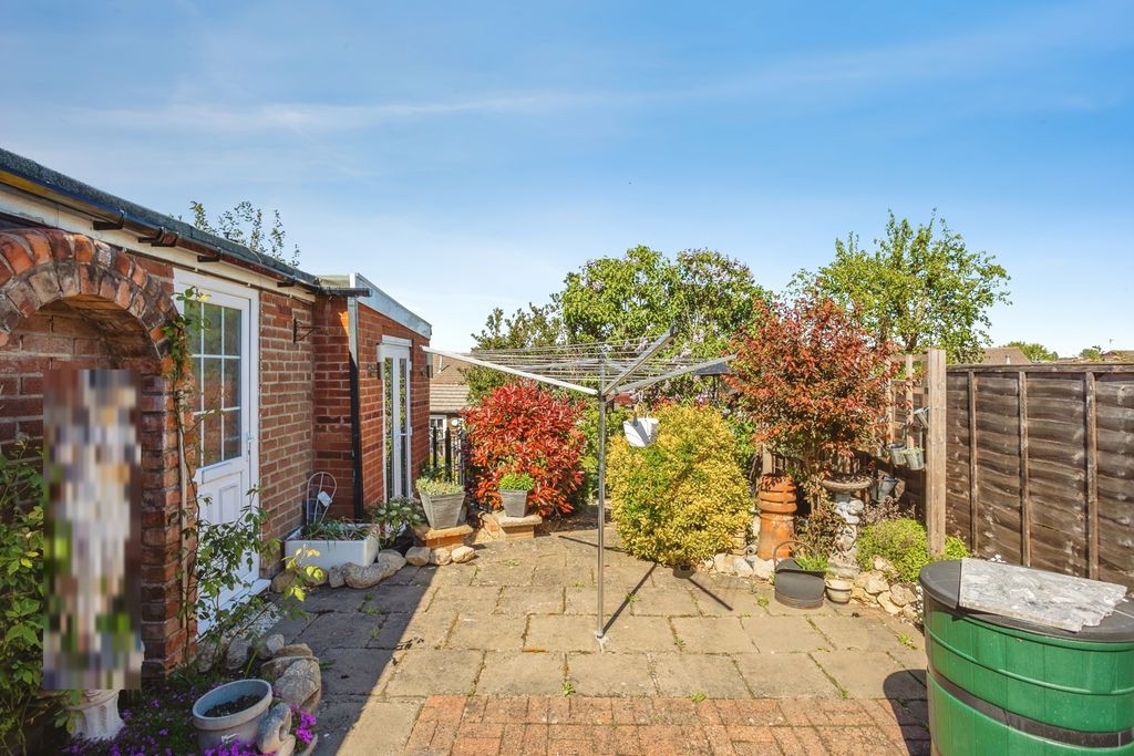 Additional image 16 of 3 bed semi-detached house for saleFrancis Drive, Loughborough, Leicestershire LE11
