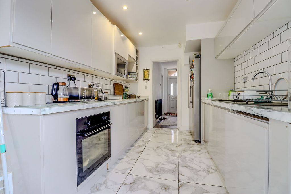 Additional image 10 of 3 bed semi-detached house for saleGlenfield Road, Leicester LE3