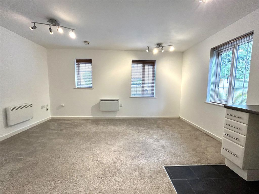 Additional image 4 of 2 bed flat for saleFlowers Yard, Chippenham SN15
