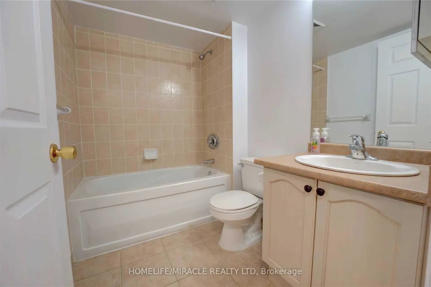 Additional image 16 of 30 Grand Trunk Crescent 1509