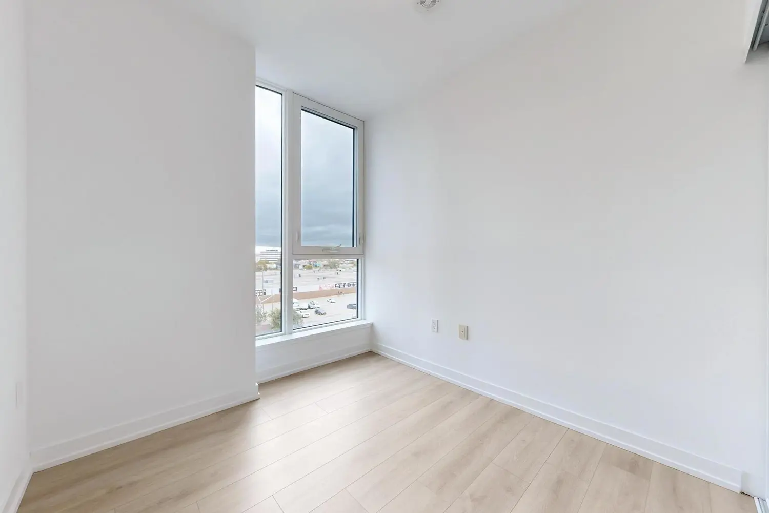 Additional image 7 of 1195 The Queensway 614
