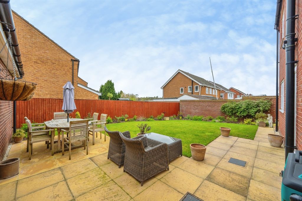 Additional image 22 of 4 bed detached house for saleTamworth Road, Two Gates, Tamworth B77