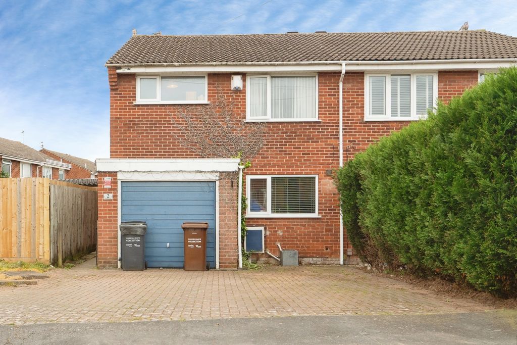 3 bed semi-detached house for saleDeighton Way, Loughborough, Leicestershire LE11