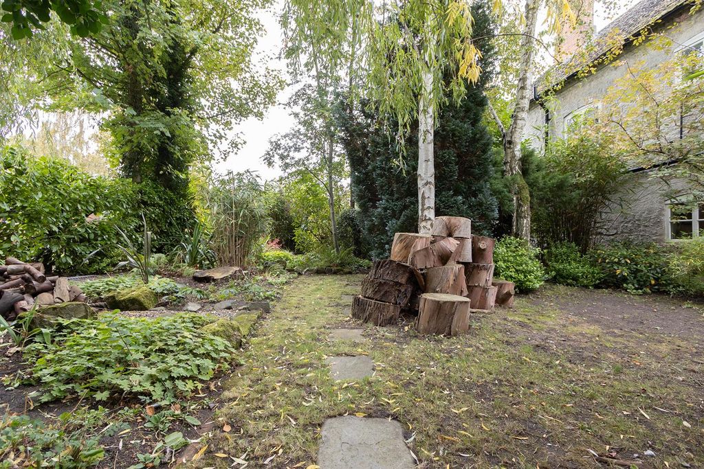 Additional image 30 of 4 bed property for saleVictoria Cottage, Park Street, Market Bosworth CV13