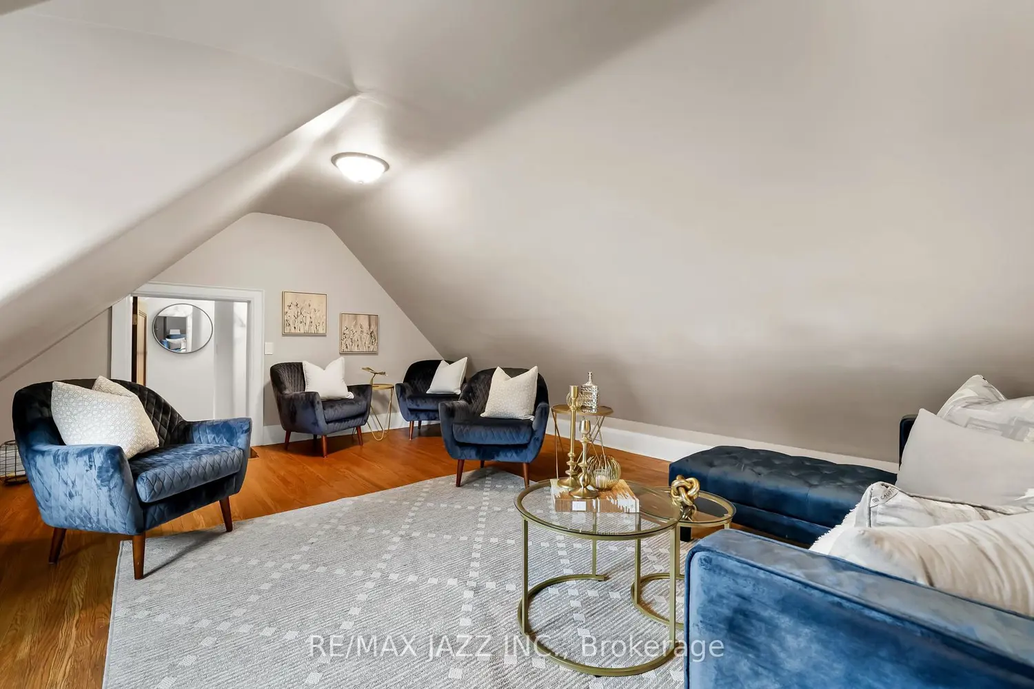 Additional image 12 of 690 Bessborough Drive