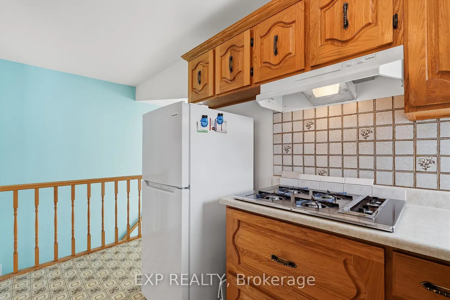 1776 Labonte Street photo 3