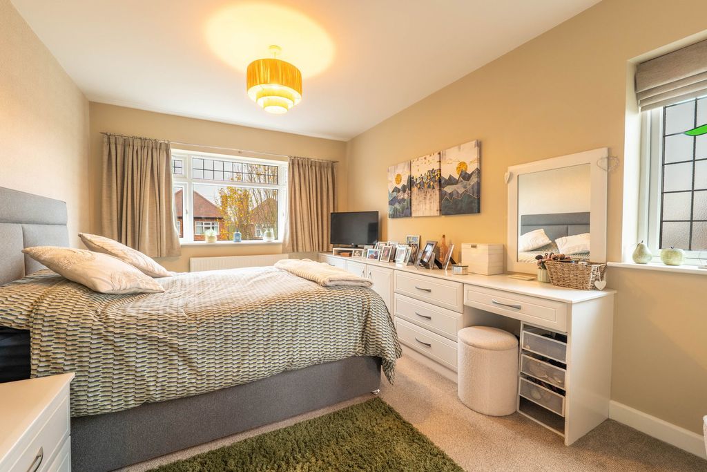 Additional image 15 of 4 bed semi-detached house for saleOakfield Avenue, Birstall, Leicester LE4