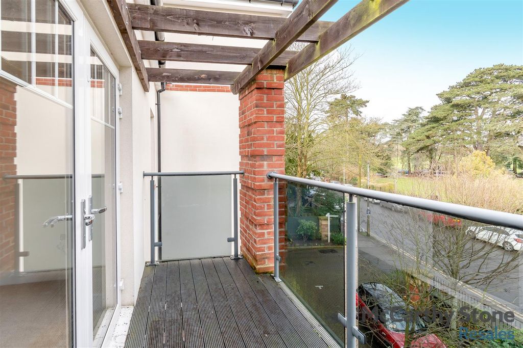 Additional image 7 of 1 bed flat for saleWolsey Court, Knighton Park Road, Leicester LE2
