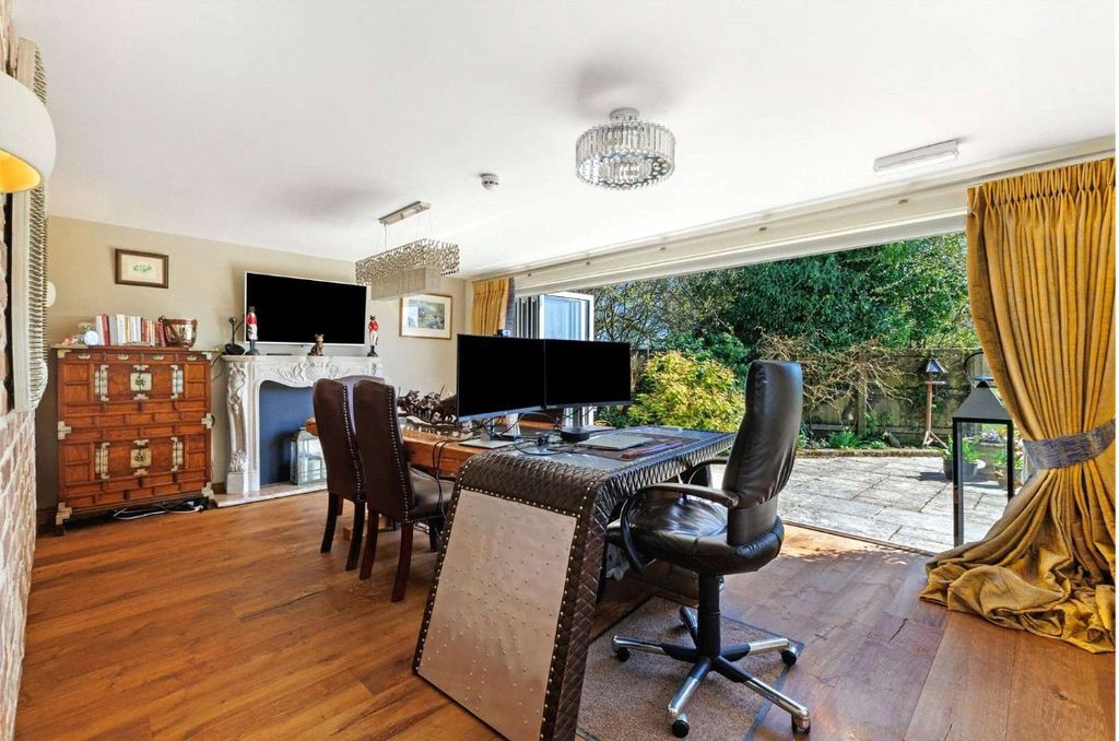 Additional image 19 of 4 bed detached house for salePall Mall, Burbage, Marlborough, Wiltshire SN8