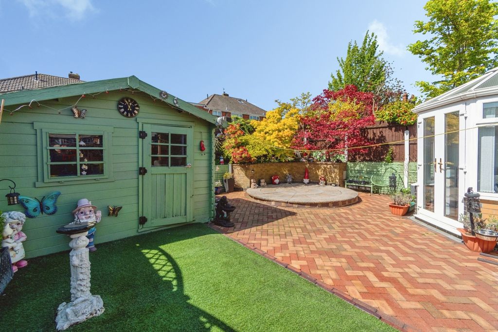 Additional image 7 of 3 bed bungalow for saleMount Close, Cheslyn Hay, Walsall WS6