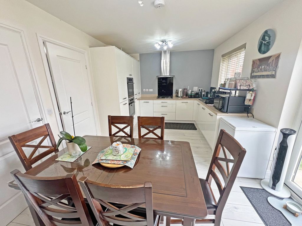 Additional image 6 of 4 bed detached house for saleBorrowby Close, Hamilton, Leicester, Leicestershire LE5