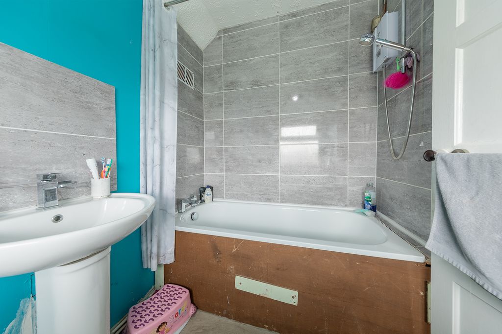 Additional image 12 of 3 bed semi-detached house for saleAllexton Gardens, Leicester LE3