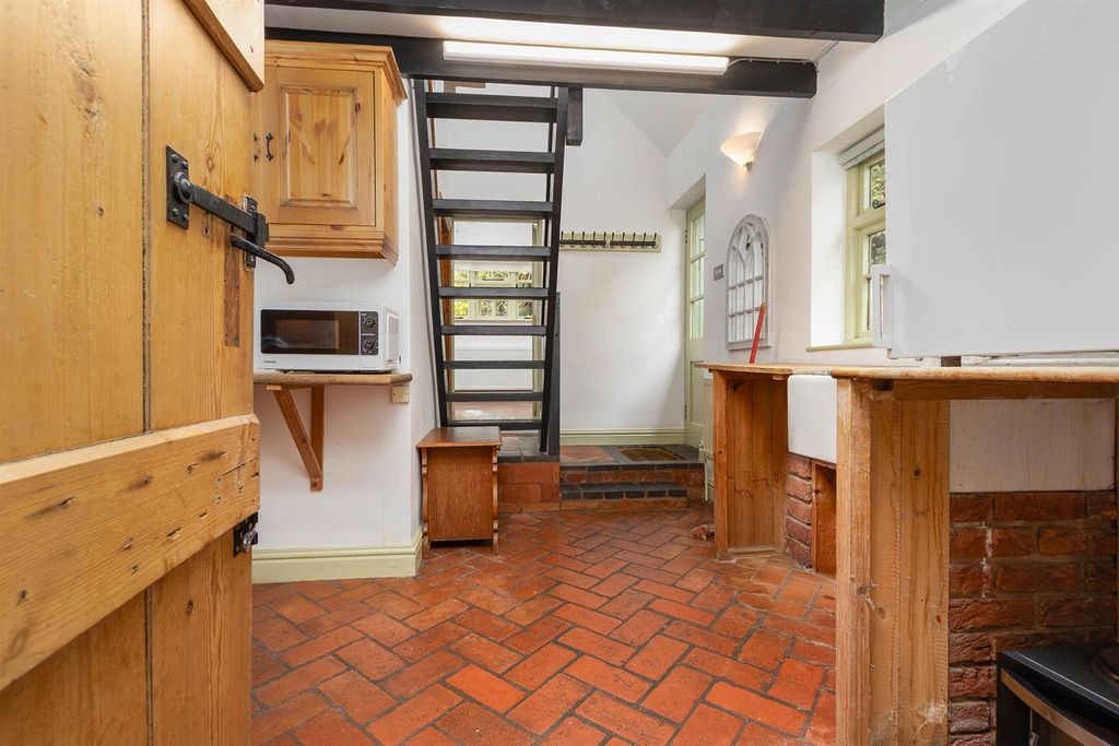 Additional image 26 of 4 bed property for saleVictoria Cottage, Park Street, Market Bosworth CV13