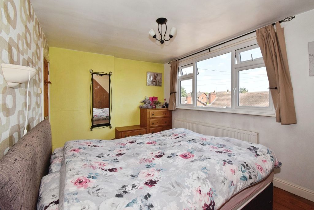 Additional image 16 of 3 bed semi-detached house for saleKent Crescent, Wigston, Leicestershire LE18